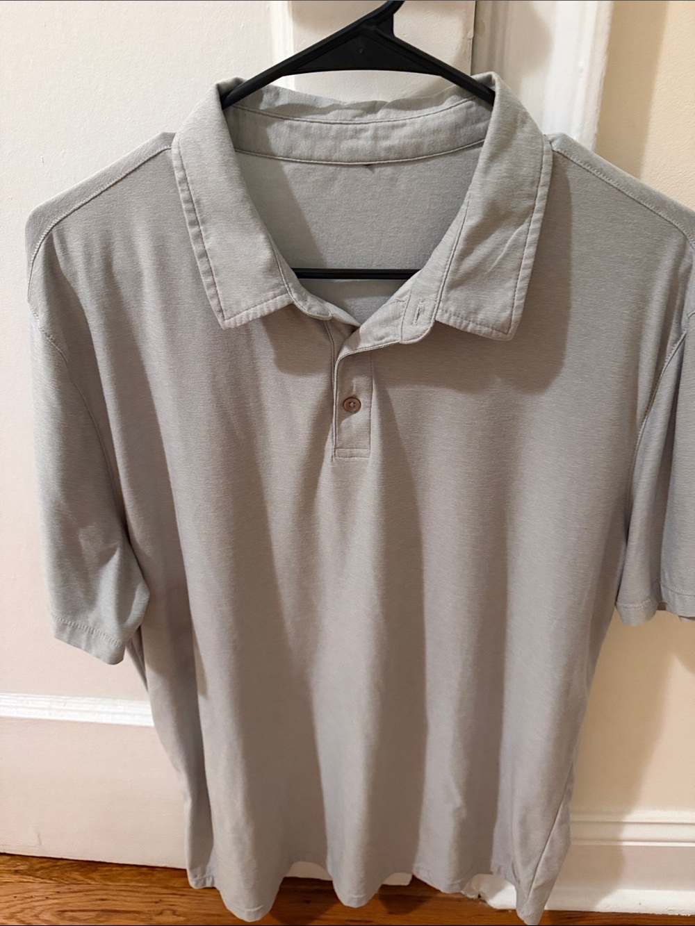 Vuori Men's Gray Polo Shirt - Classic Collared Short Sleeve